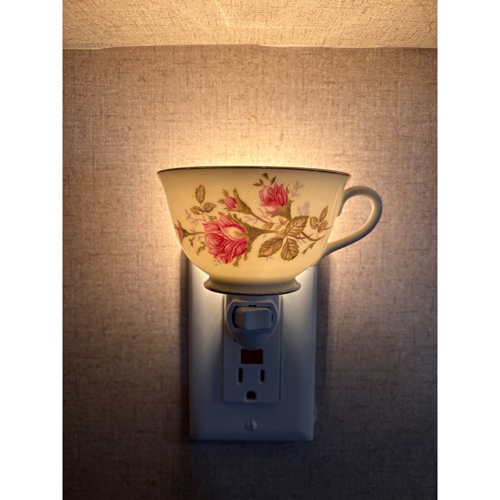Handcrafted Vintage Porcelain Teacup‎ Night Light Pink Rose Floral Gold Trim
